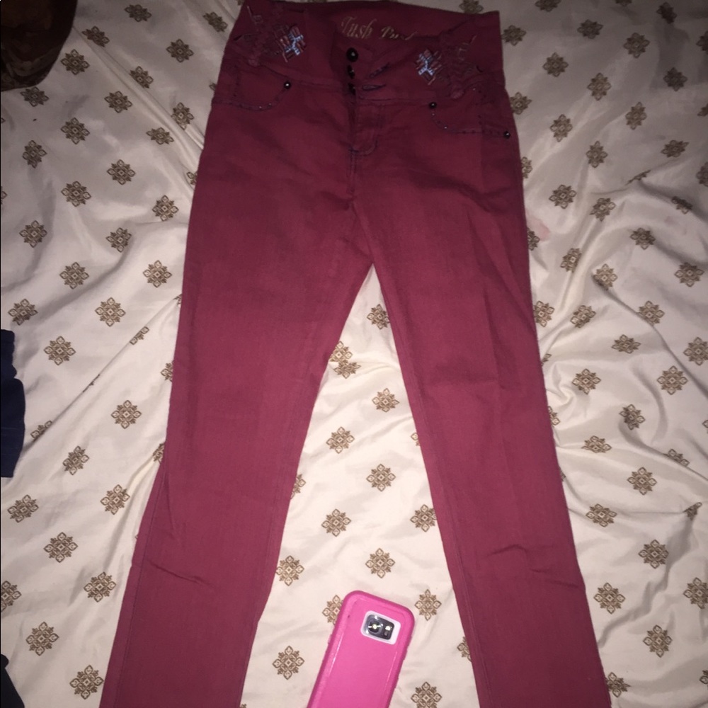 Red butt lifting pants